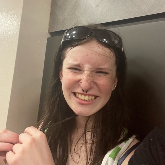 Meet your Posher, Scout - Picture 3 of 5